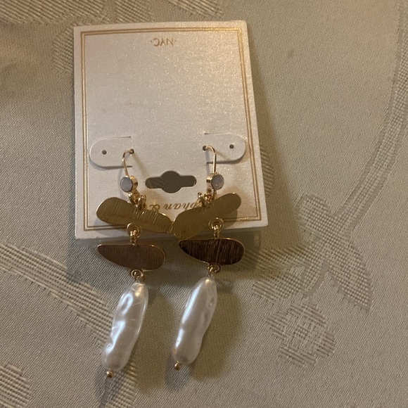 Stephan &co NYC, gold color with pink and pearl stones, dangly earrings - Picture 3 of 3